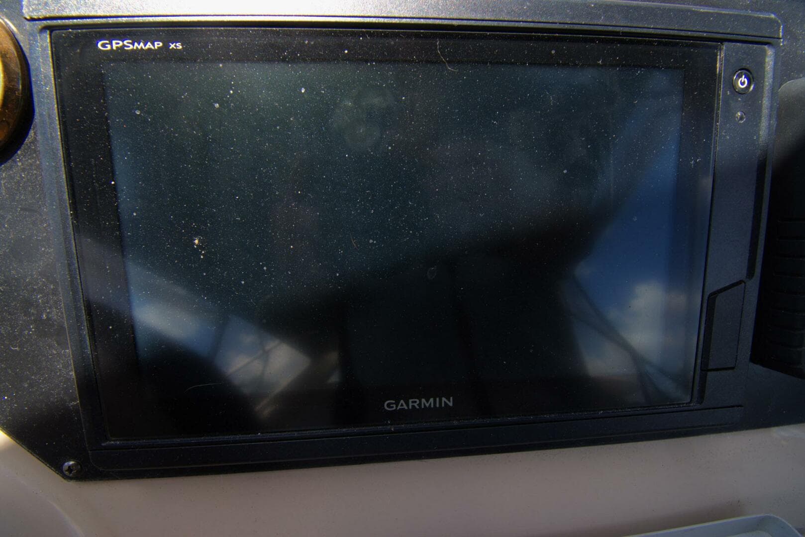 2005 Carver 444 Cockpit — photo 20