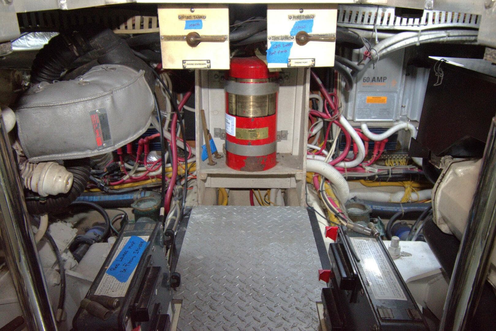 2005 Carver 444 Cockpit — photo 53