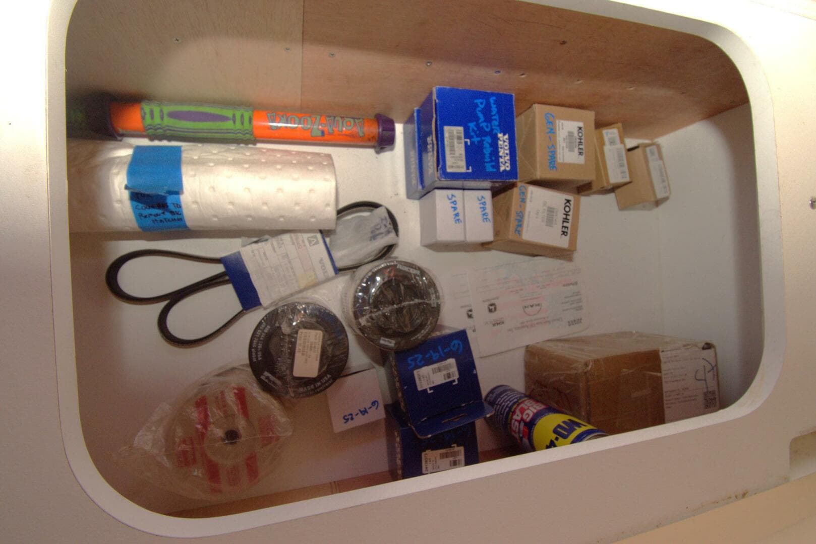 2005 Carver 444 Cockpit — photo 60