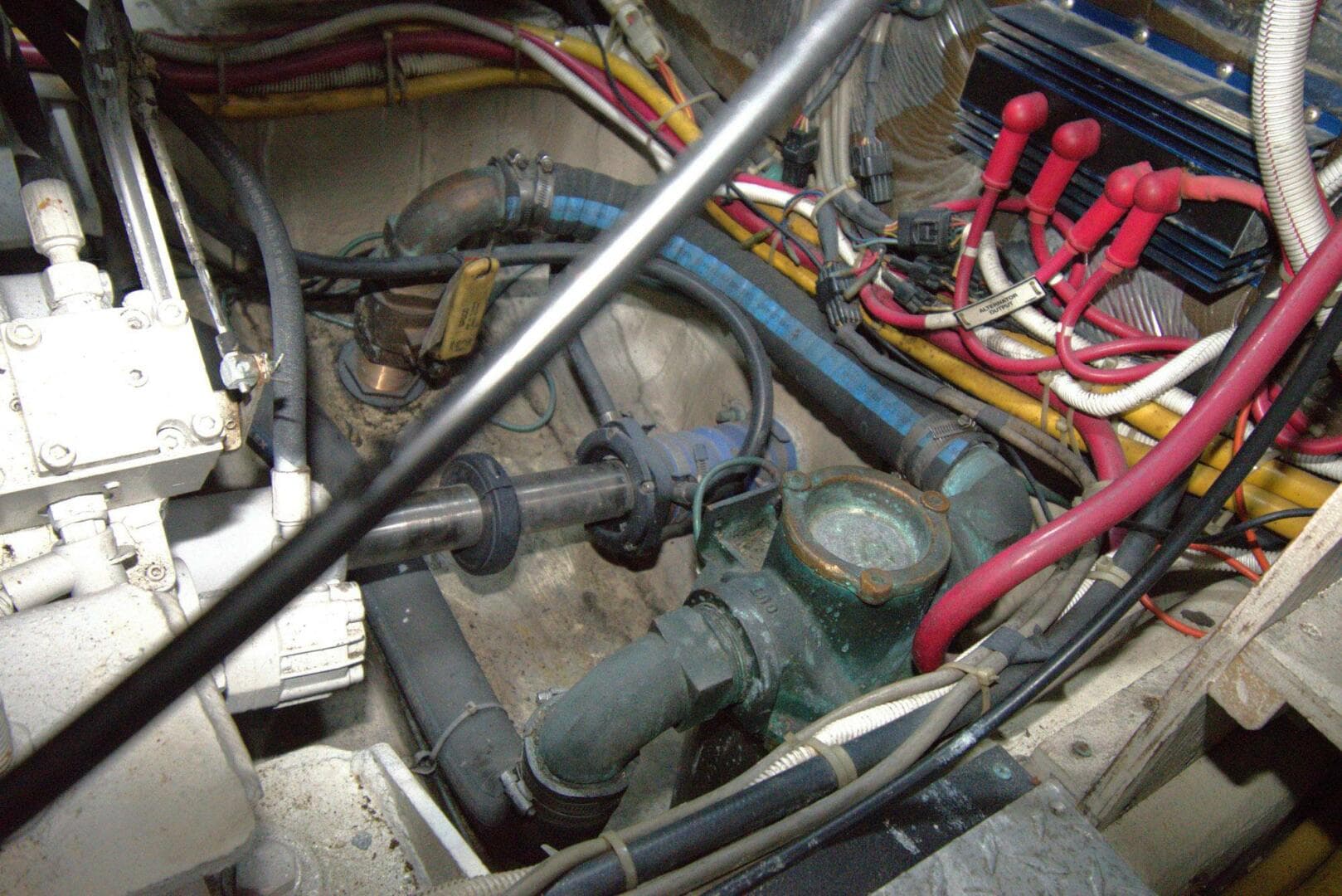 2005 Carver 444 Cockpit — photo 51