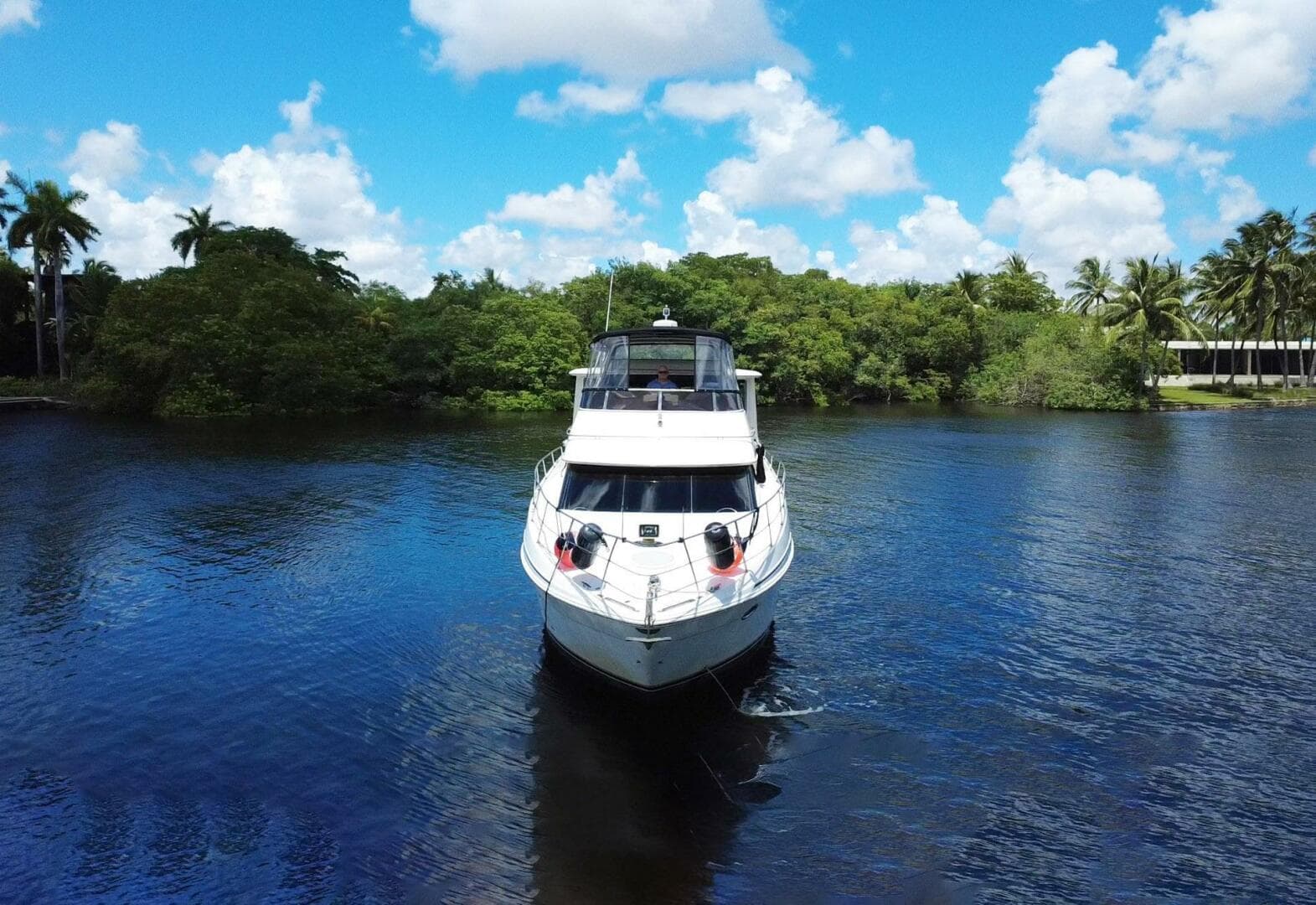2005 Carver 444 Cockpit — photo 5