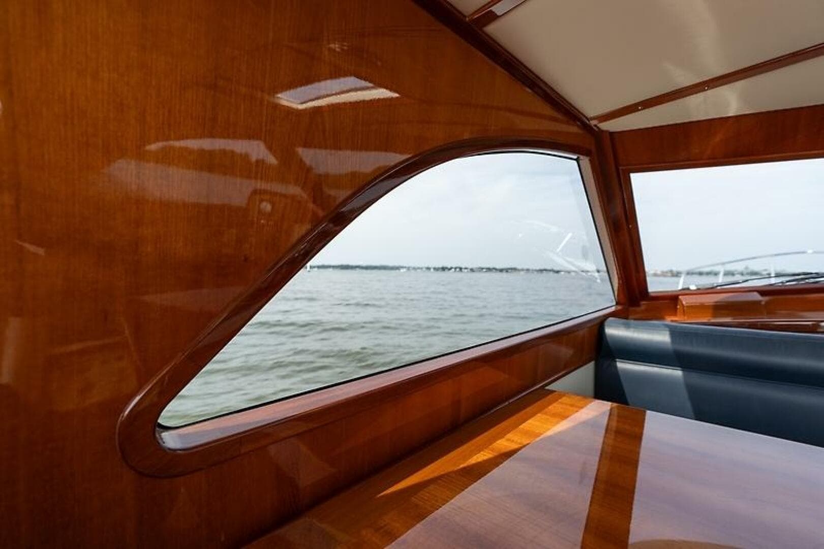 2002 San Juan 38 — photo 31