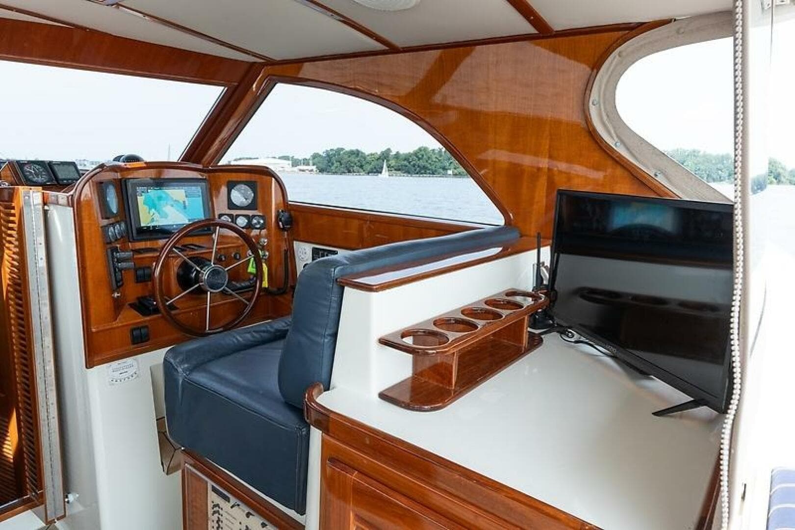 2002 San Juan 38 — photo 41