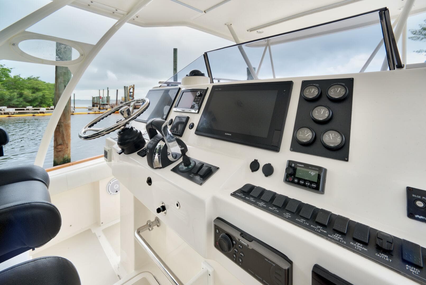 2017 Marlow Prowler 375 Havana — photo 15