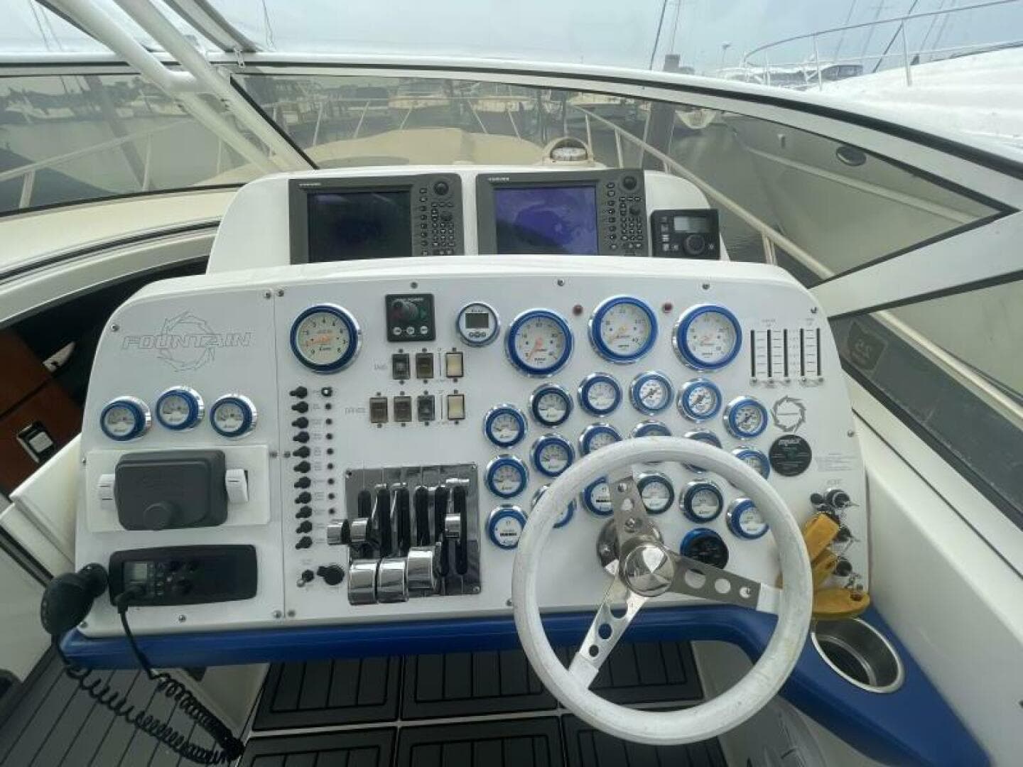 2006 Fountain 48 Express Cruiser — photo 8