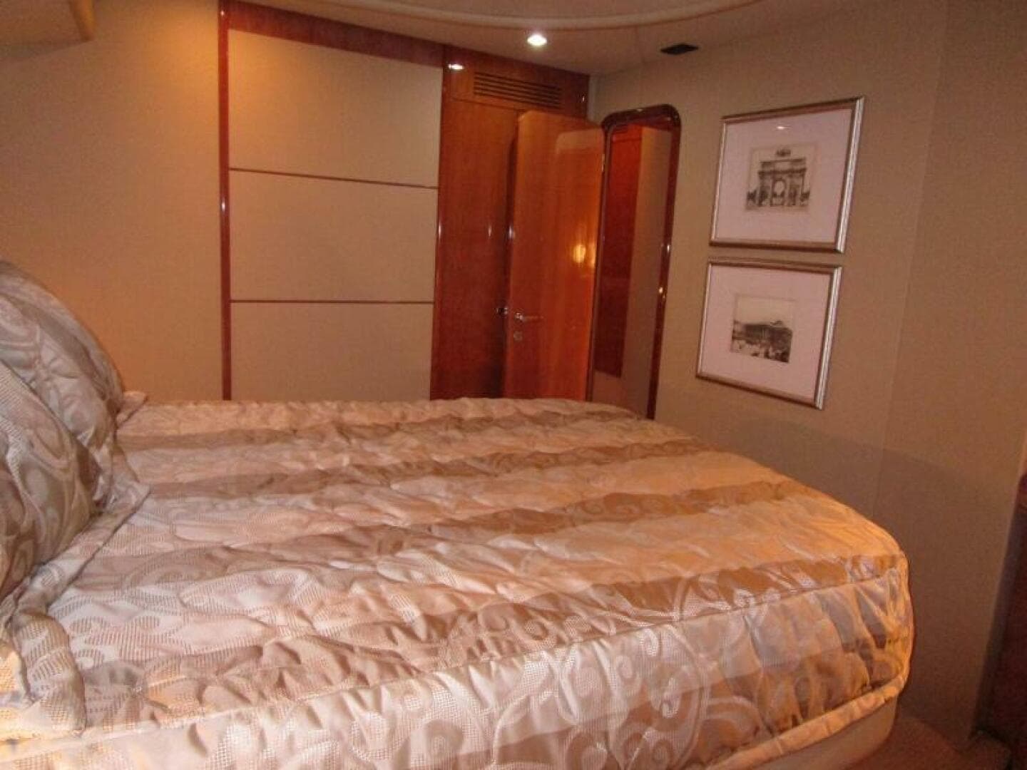 2003 Ferretti Yachts 590 — photo 21