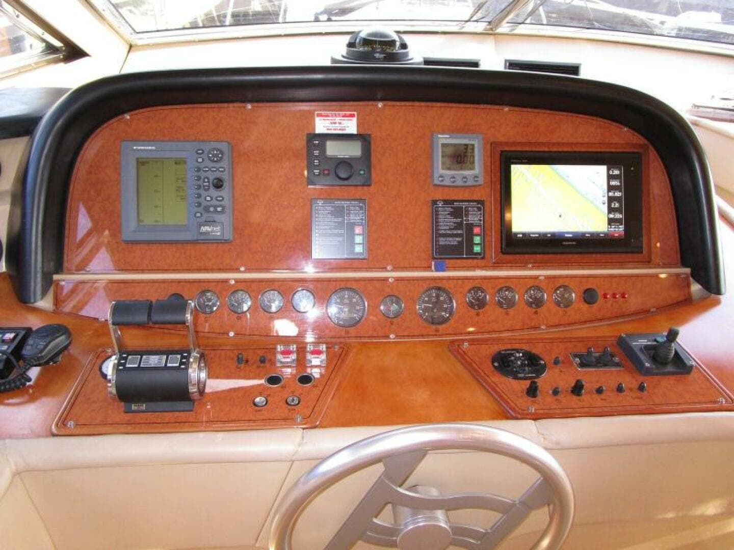 2003 Ferretti Yachts 590 — photo 12