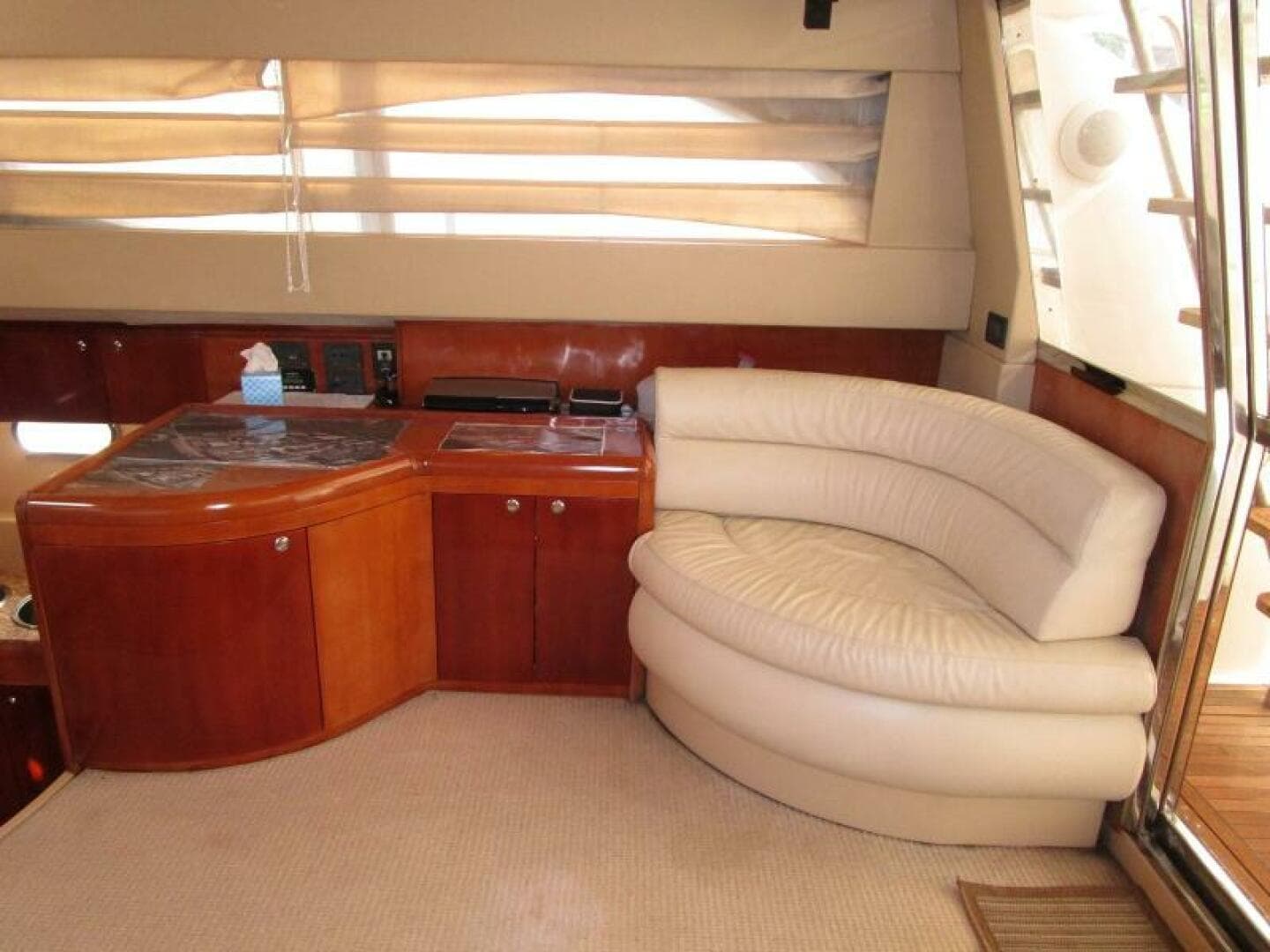 2003 Ferretti Yachts 590 — photo 4
