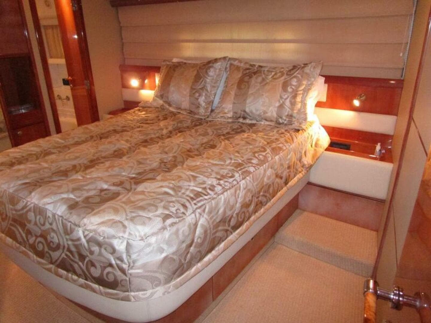 2003 Ferretti Yachts 590 — photo 19