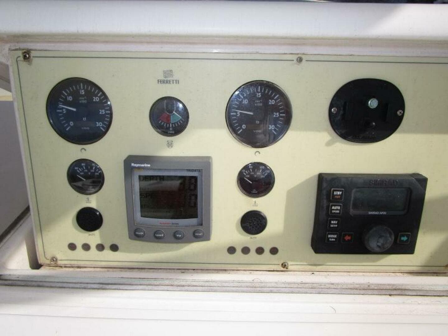 2003 Ferretti Yachts 590 — photo 45