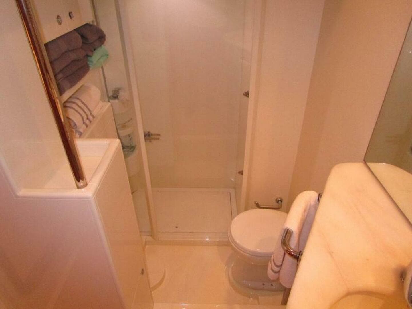 2003 Ferretti Yachts 590 — photo 24