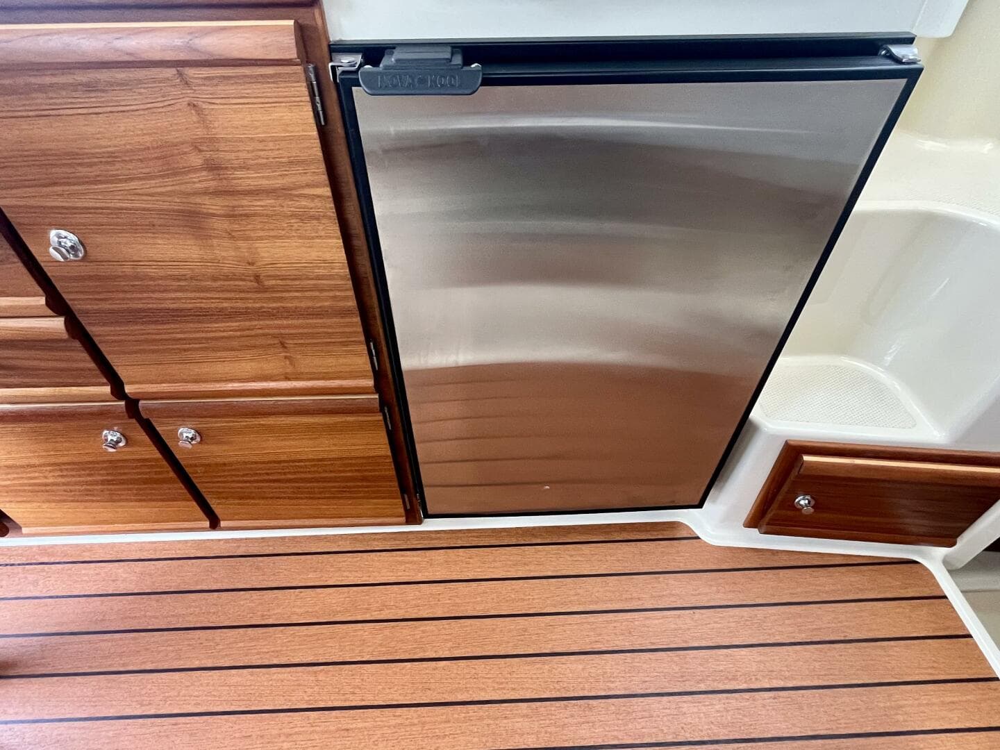 2023 Ranger Tugs R-27 — photo 107