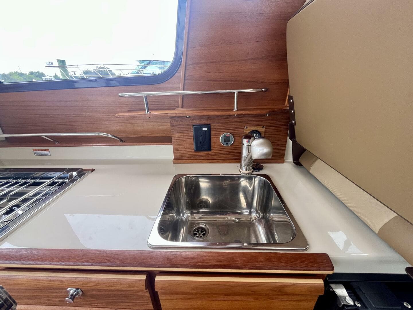 2023 Ranger Tugs R-27 — photo 109