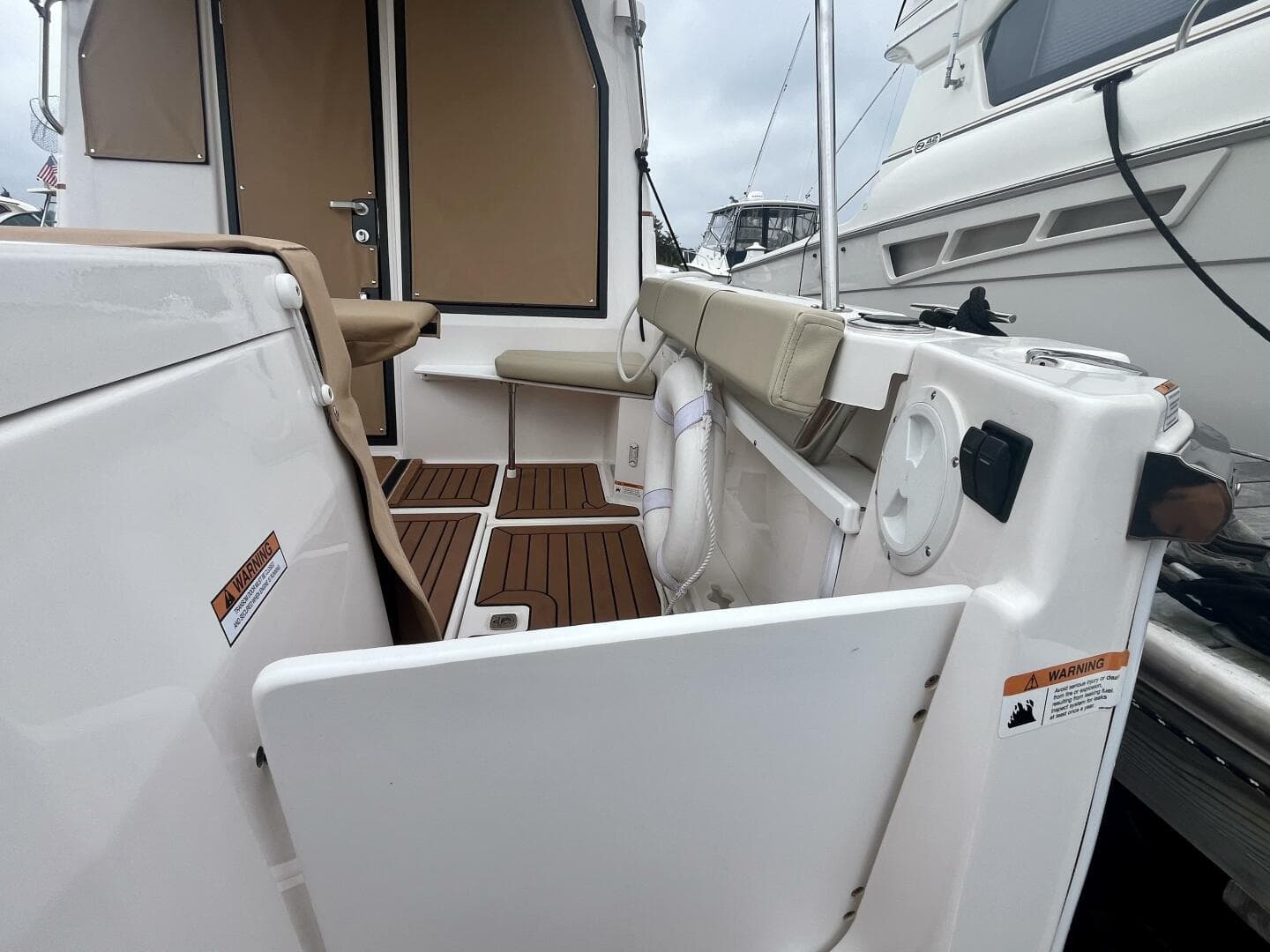 2023 Ranger Tugs R-27 — photo 25