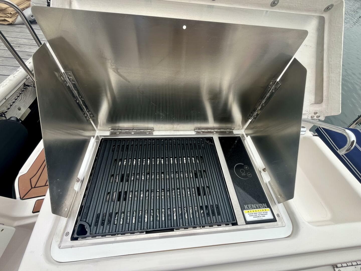 2023 Ranger Tugs R-27 — photo 41