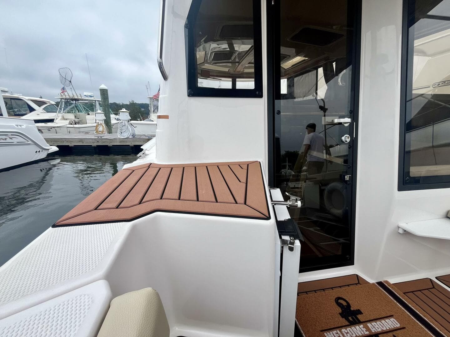 2023 Ranger Tugs R-27 — photo 36