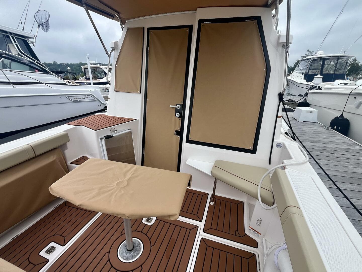 2023 Ranger Tugs R-27 — photo 24