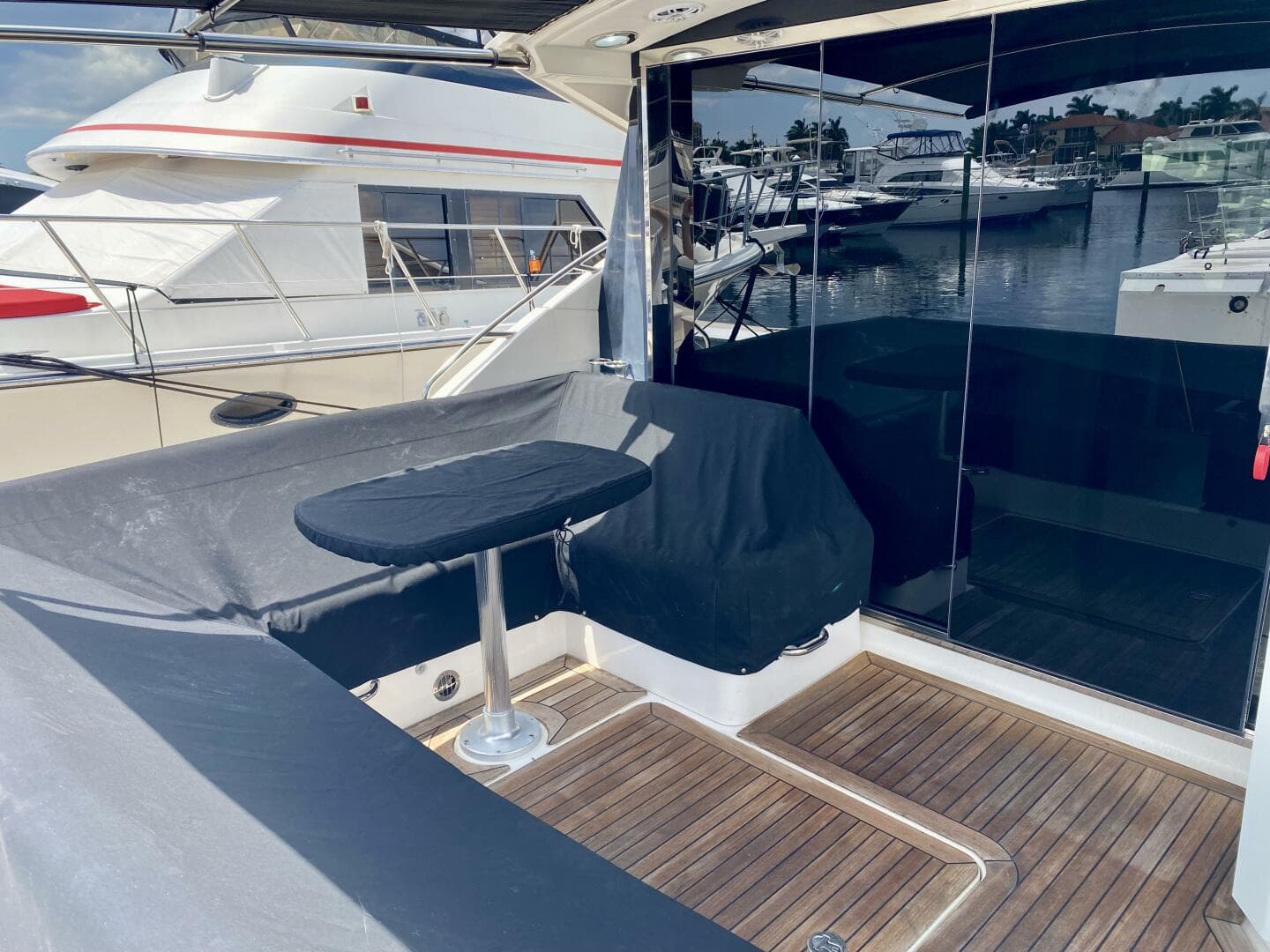 2015 Sea Ray 510 Sundancer — photo 15