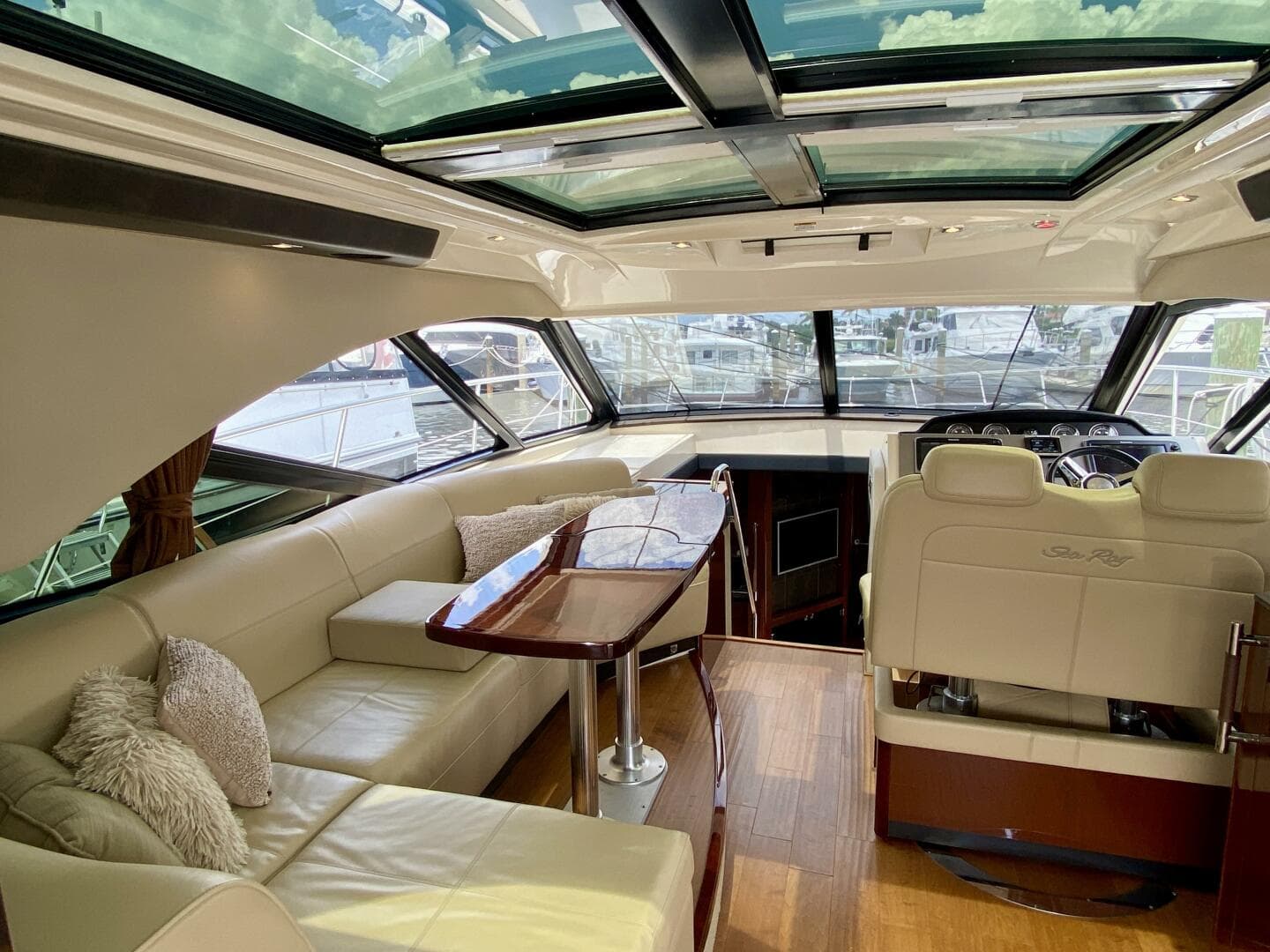 2015 Sea Ray 510 Sundancer — photo 6