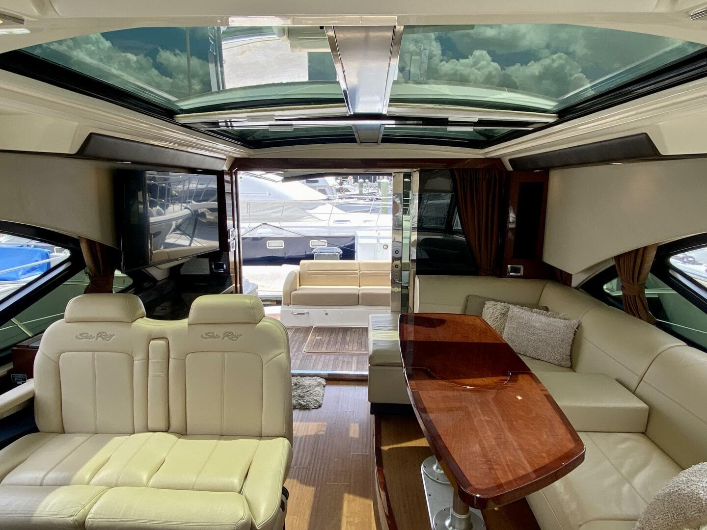 2015 Sea Ray 510 Sundancer — photo 8