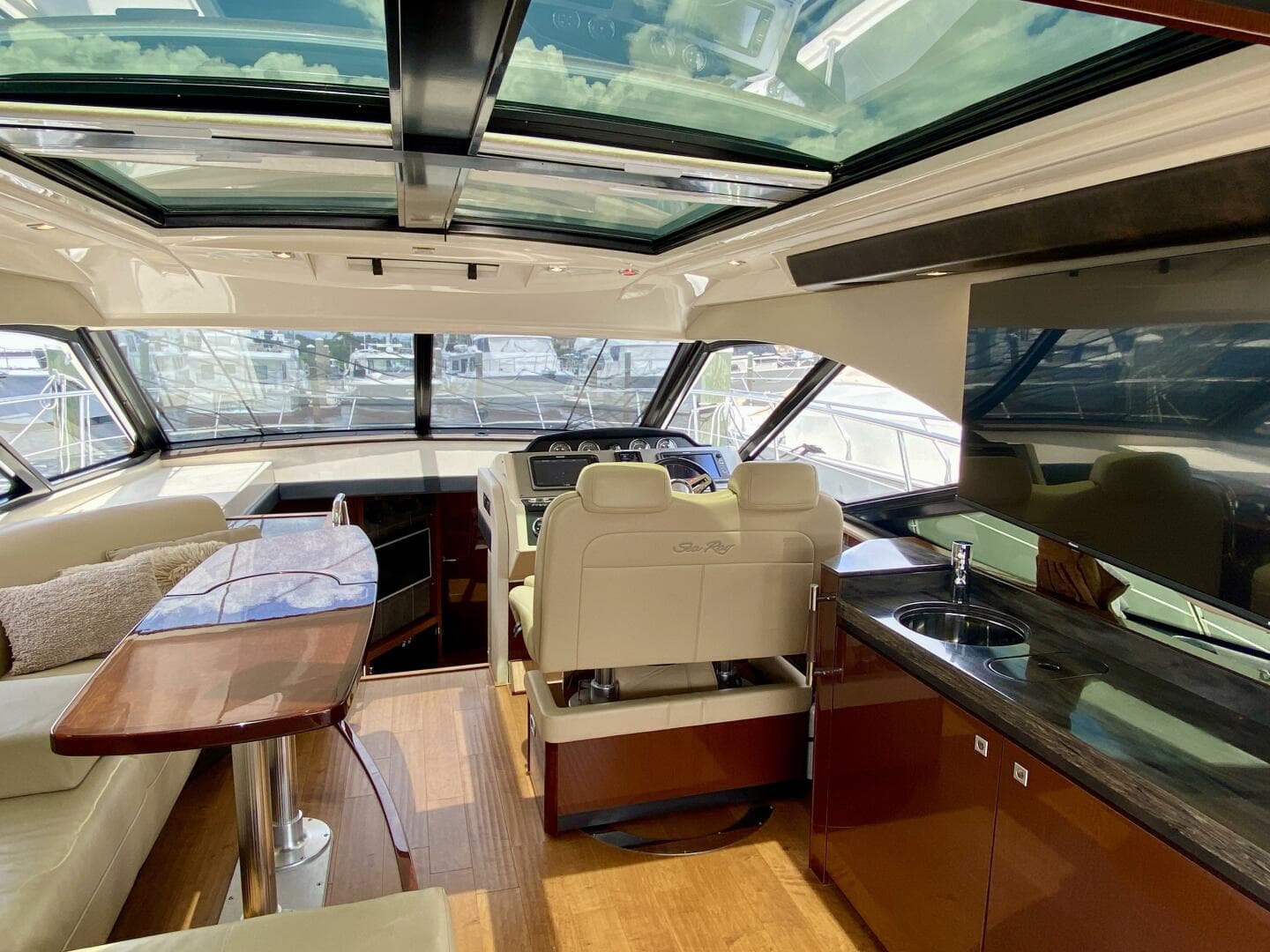 2015 Sea Ray 510 Sundancer — photo 7