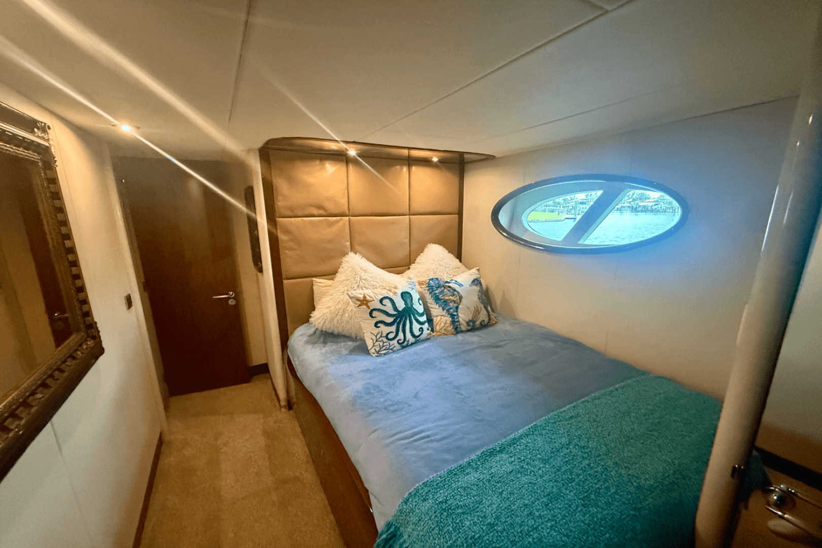 2005  68 Flybridge — photo 32