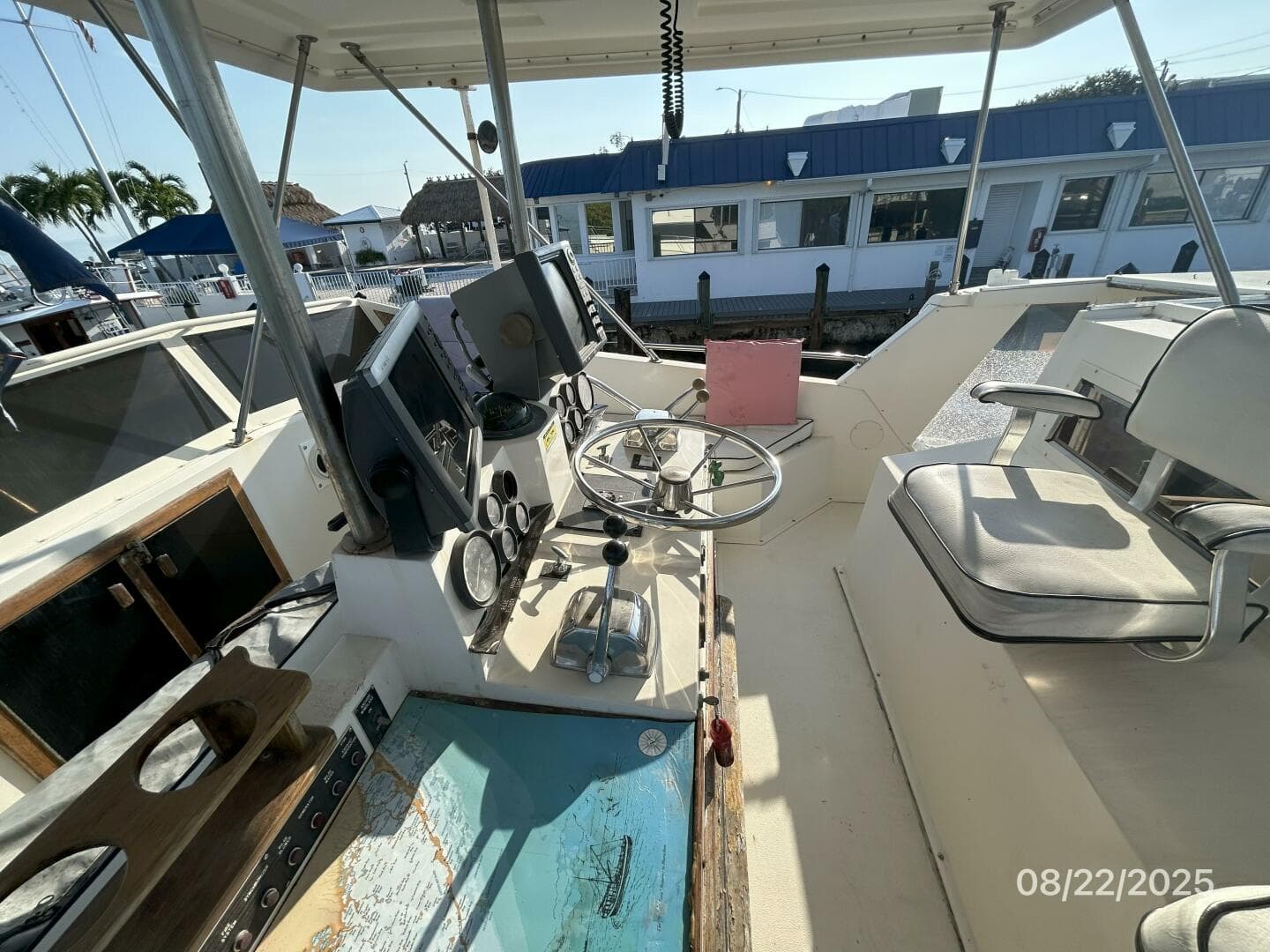 1984 Viking 44 — photo 17