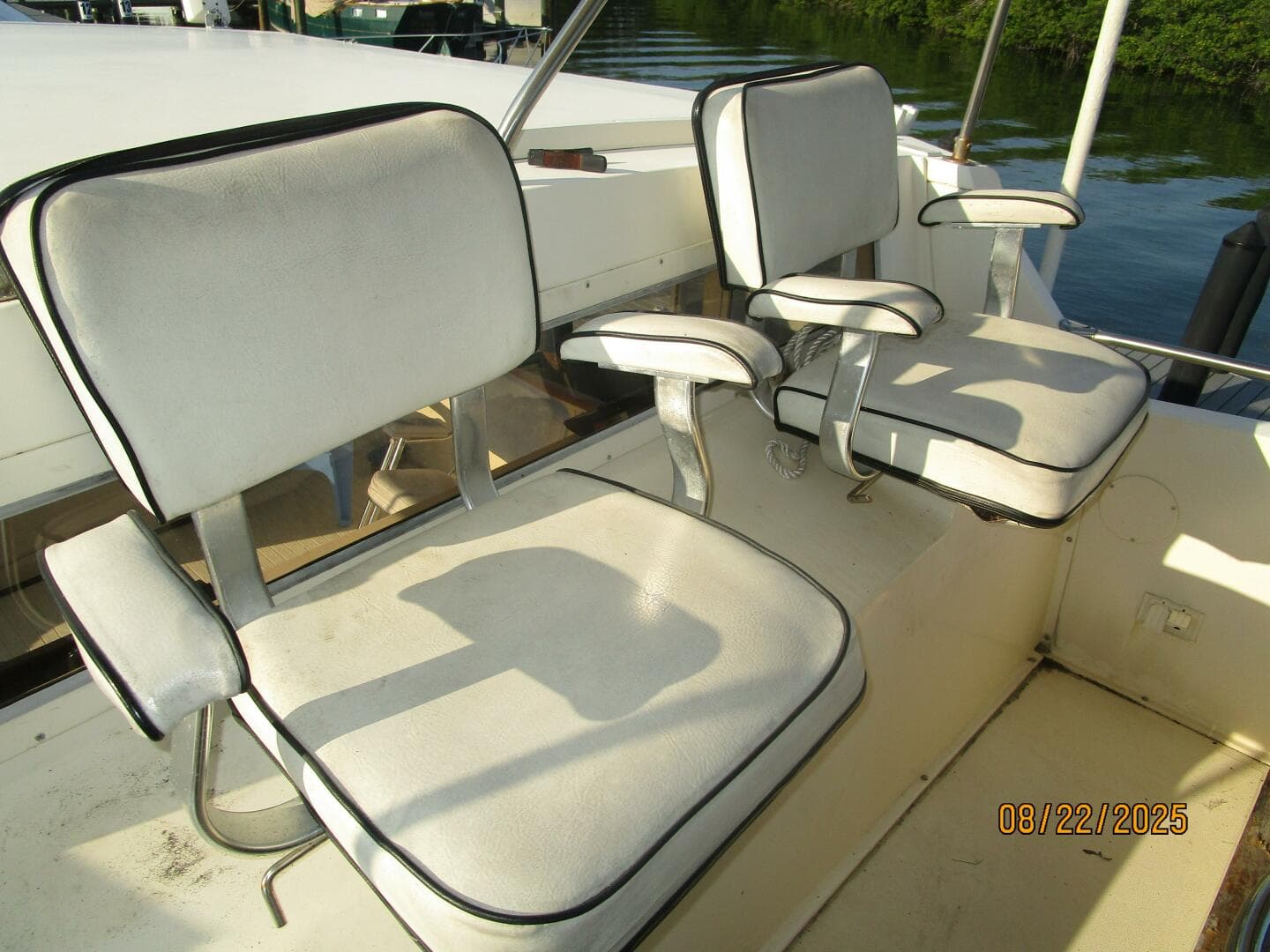 1984 Viking 44 — photo 22