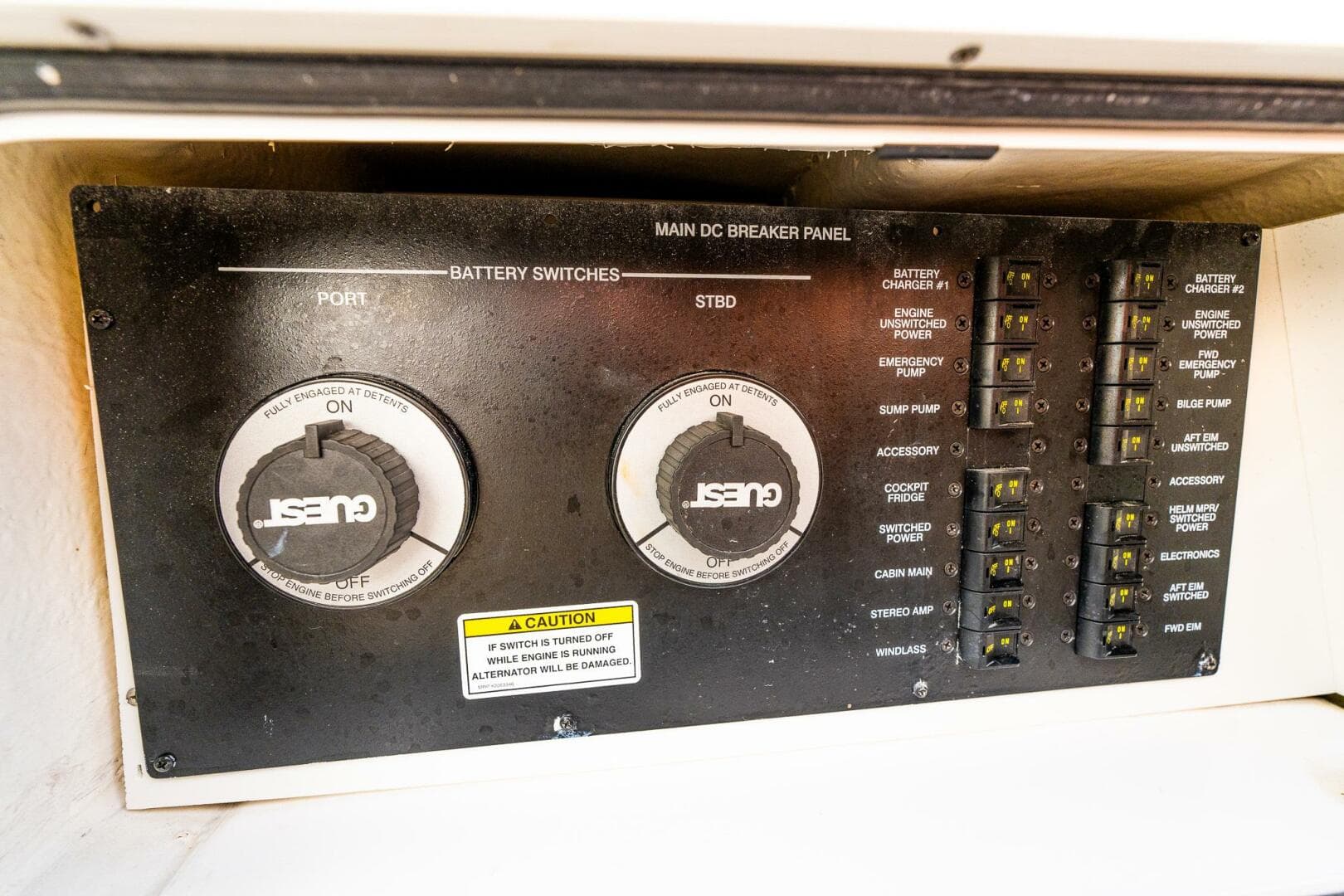 2016 Sea Ray 330 Sundancer — photo 10