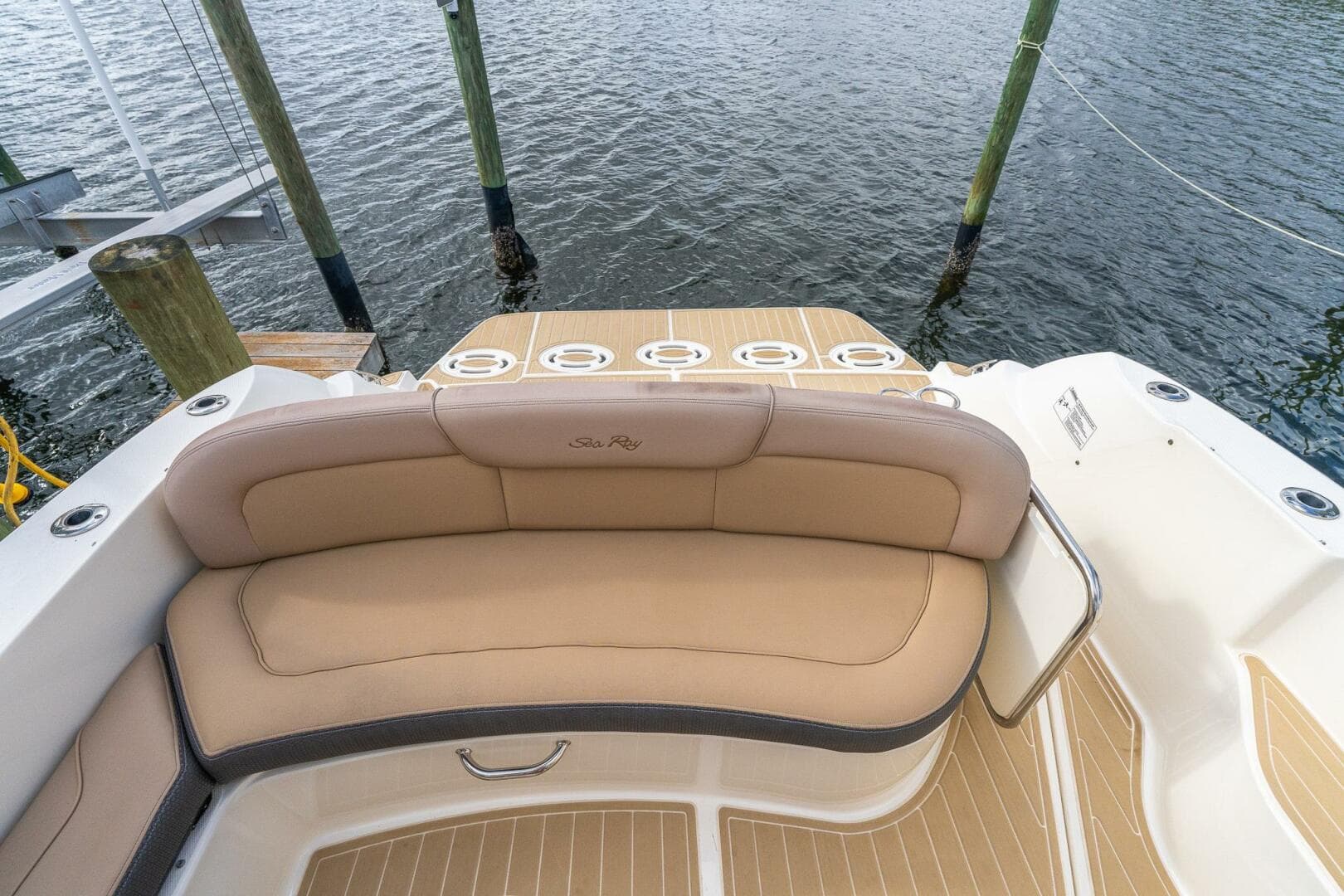 2016 Sea Ray 330 Sundancer — photo 62
