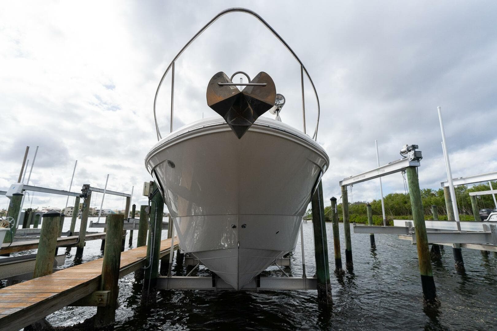 2016 Sea Ray 330 Sundancer — photo 40