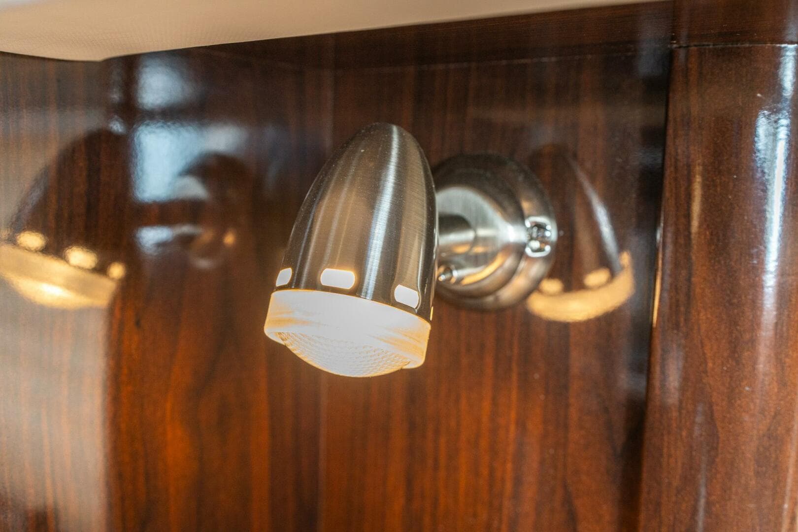 2016 Sea Ray 330 Sundancer — photo 46