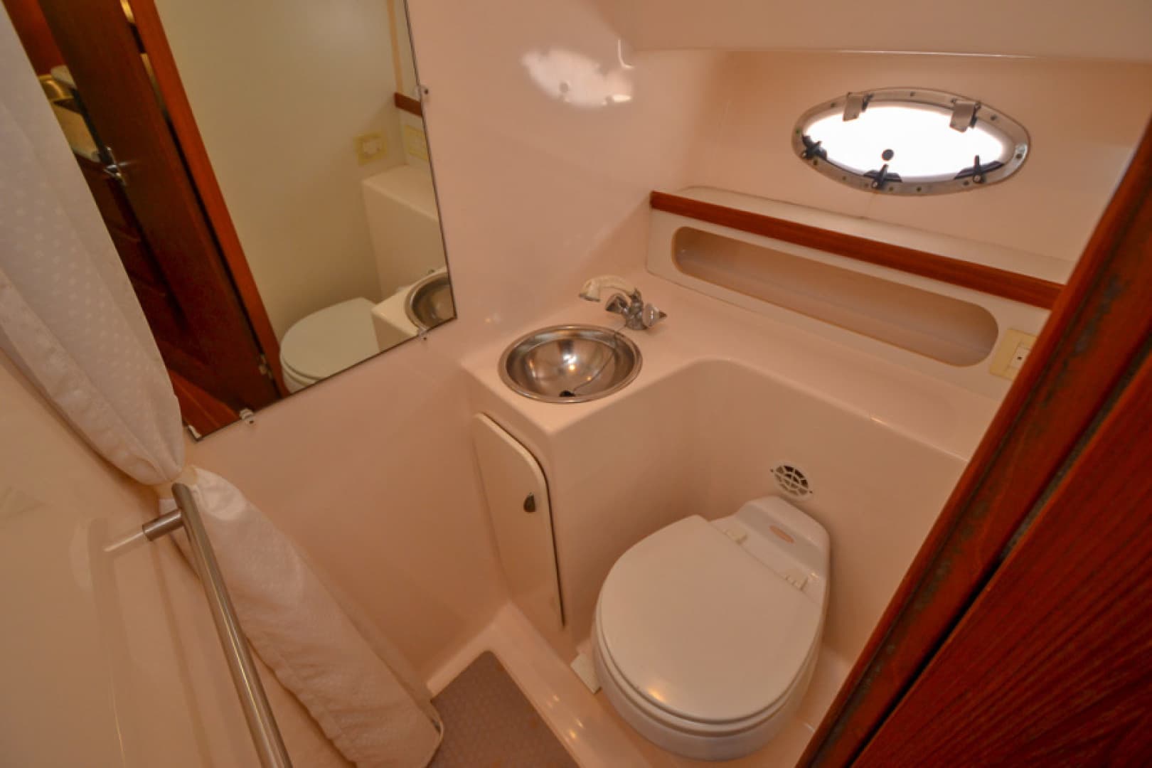 2003 Tiara Yachts 3100 Open LE — photo 24