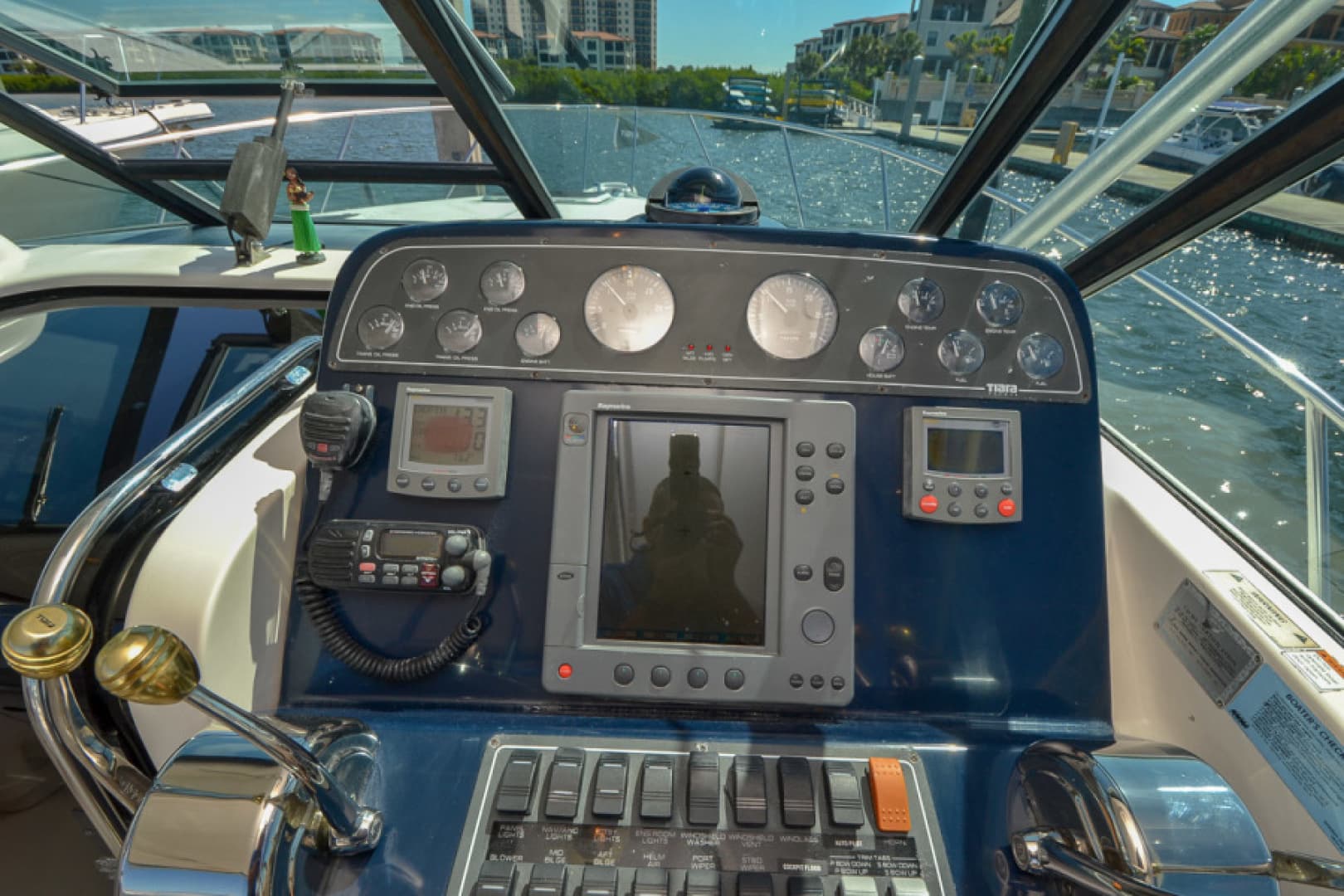 2003 Tiara Yachts 3100 Open LE — photo 40