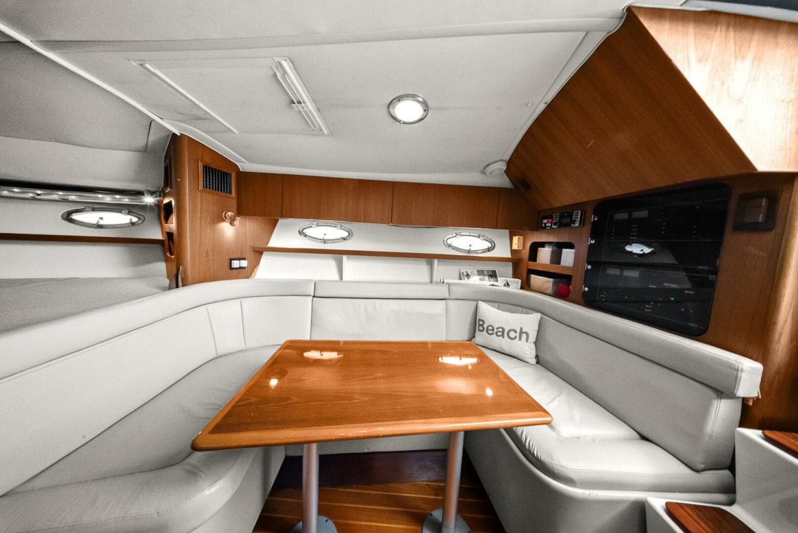 2003 Tiara Yachts 3100 Open LE — photo 9