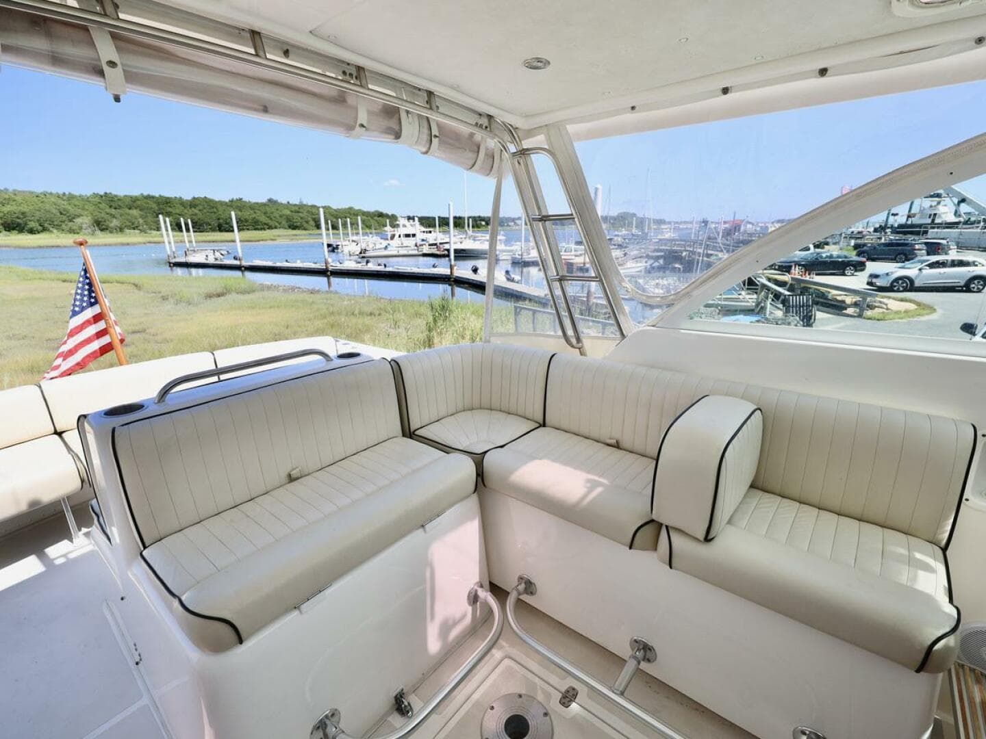 2008 Hunt Yachts Surfhunter 29 Hardtop Express — photo 11