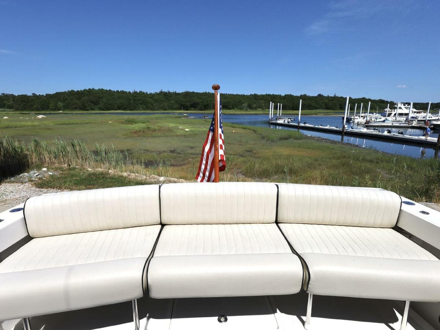 2008 Hunt Yachts Surfhunter 29 Hardtop Express — photo 9