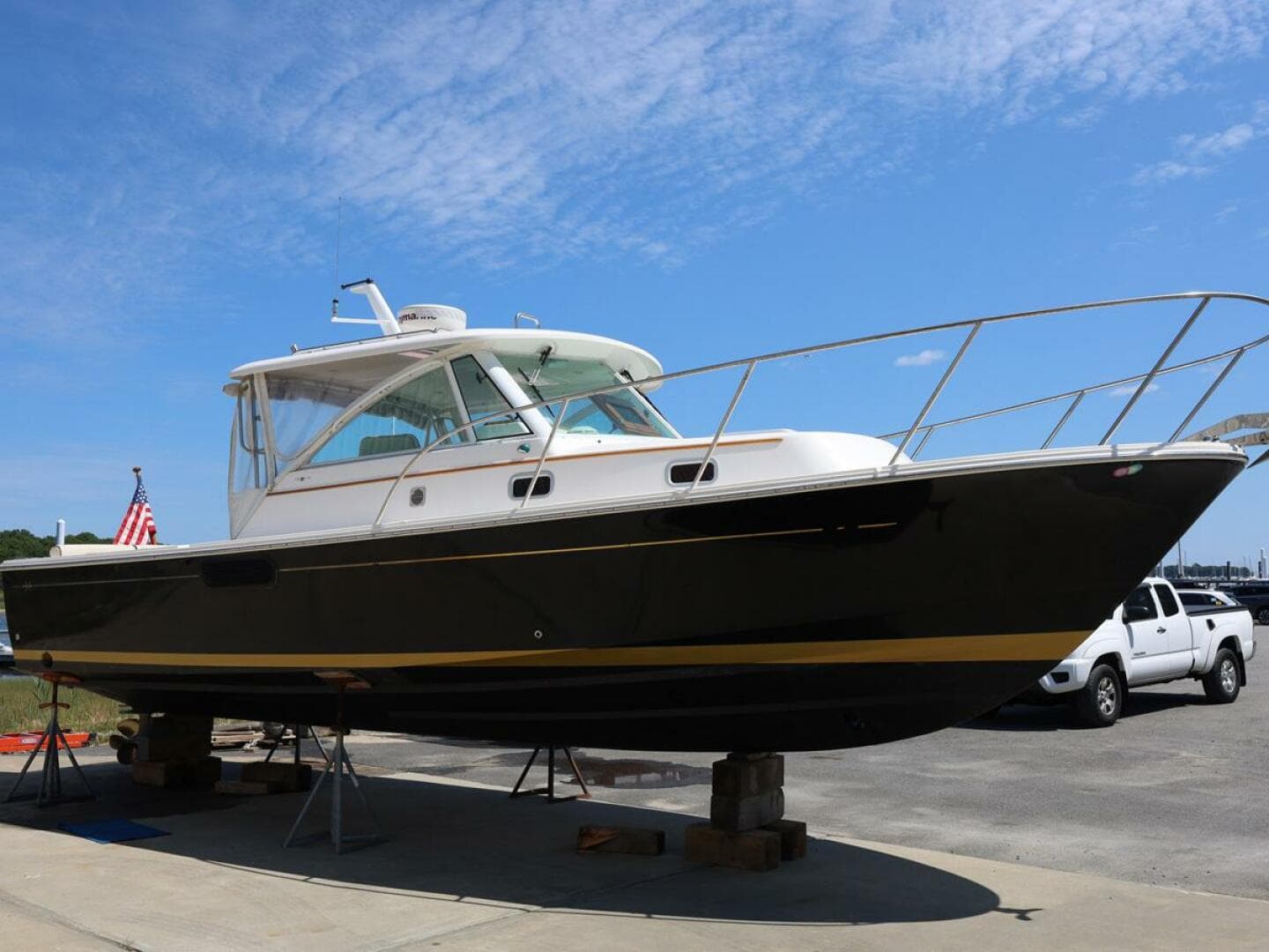 2008 Hunt Yachts Surfhunter 29 Hardtop Express — photo 4