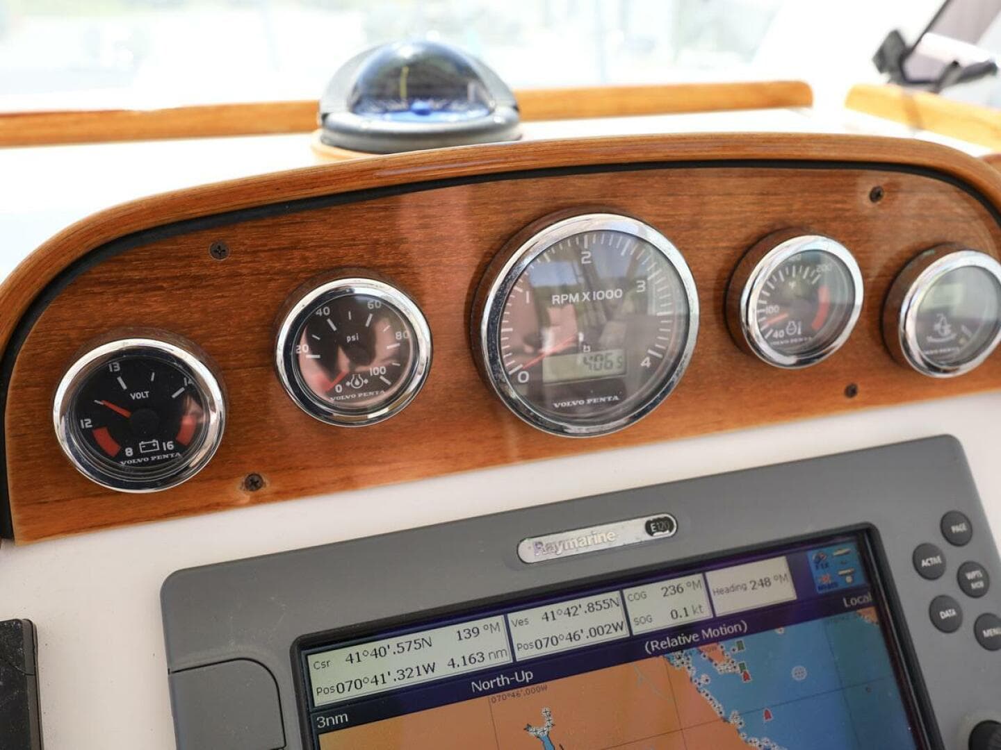 2008 Hunt Yachts Surfhunter 29 Hardtop Express — photo 16