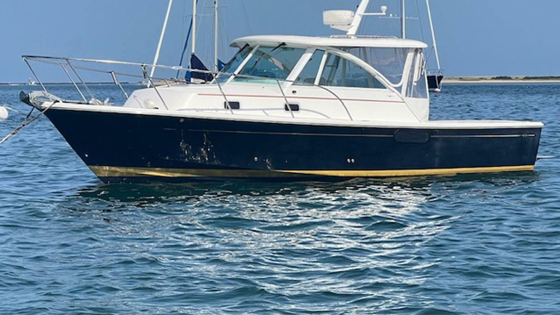 2008 Hunt Yachts Surfhunter 29 Hardtop Express — photo 2