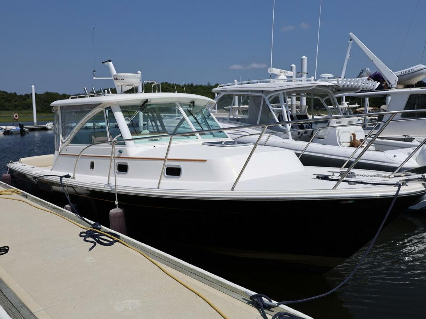 2008 Hunt Yachts Surfhunter 29 Hardtop Express — photo 6