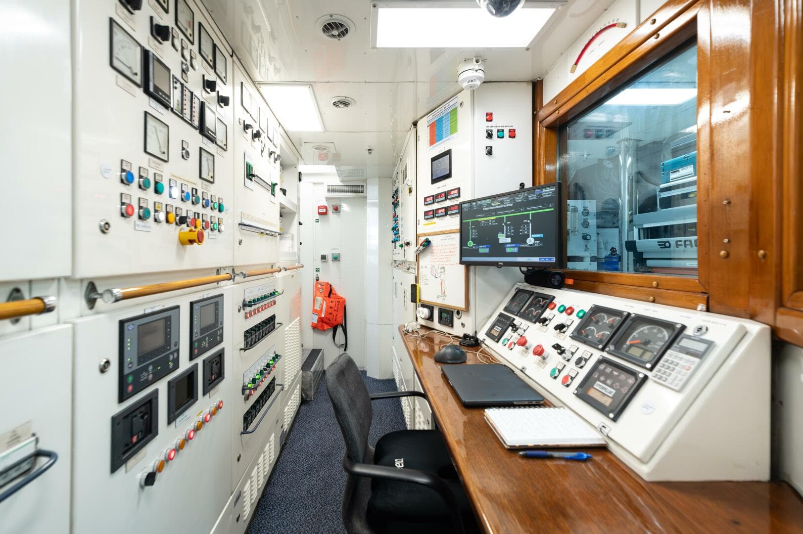 2007 Crn — photo 75