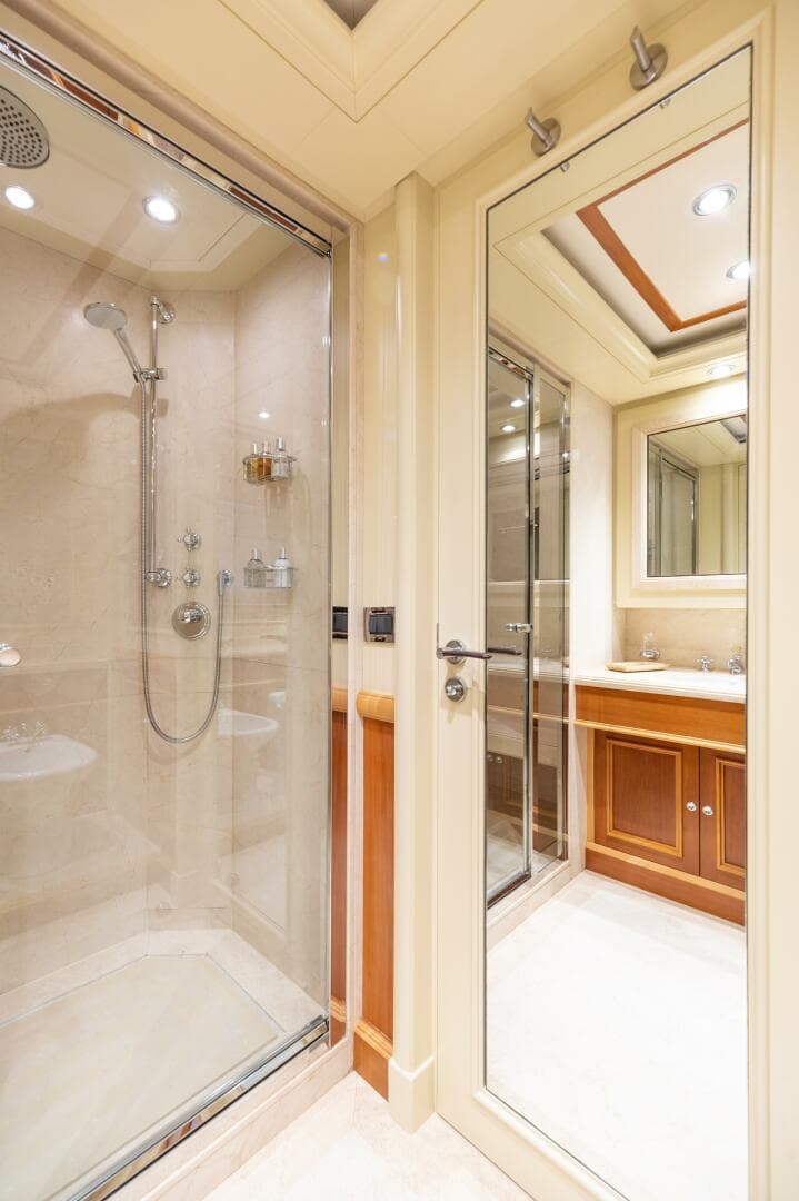 2007 Crn — photo 31