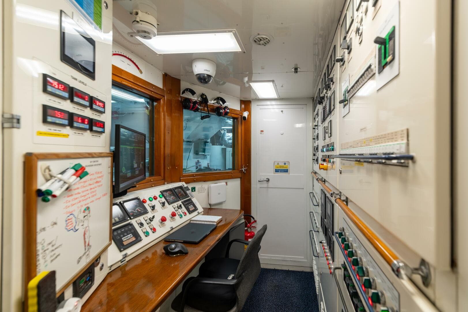 2007 Crn — photo 76