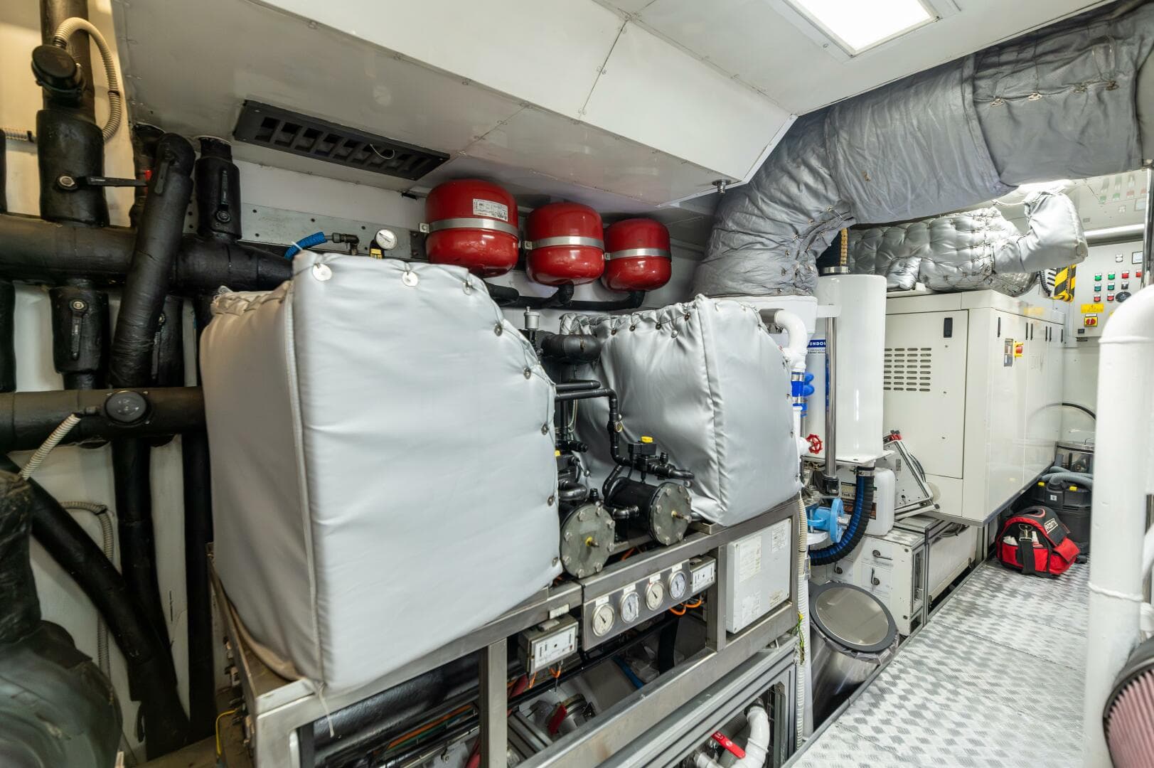 2007 Crn — photo 80