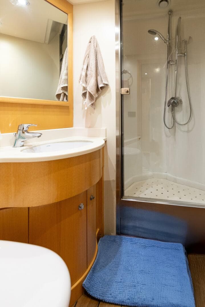 2007 Crn — photo 71