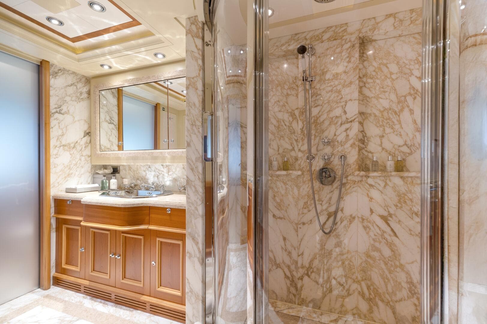 2007 Crn — photo 18