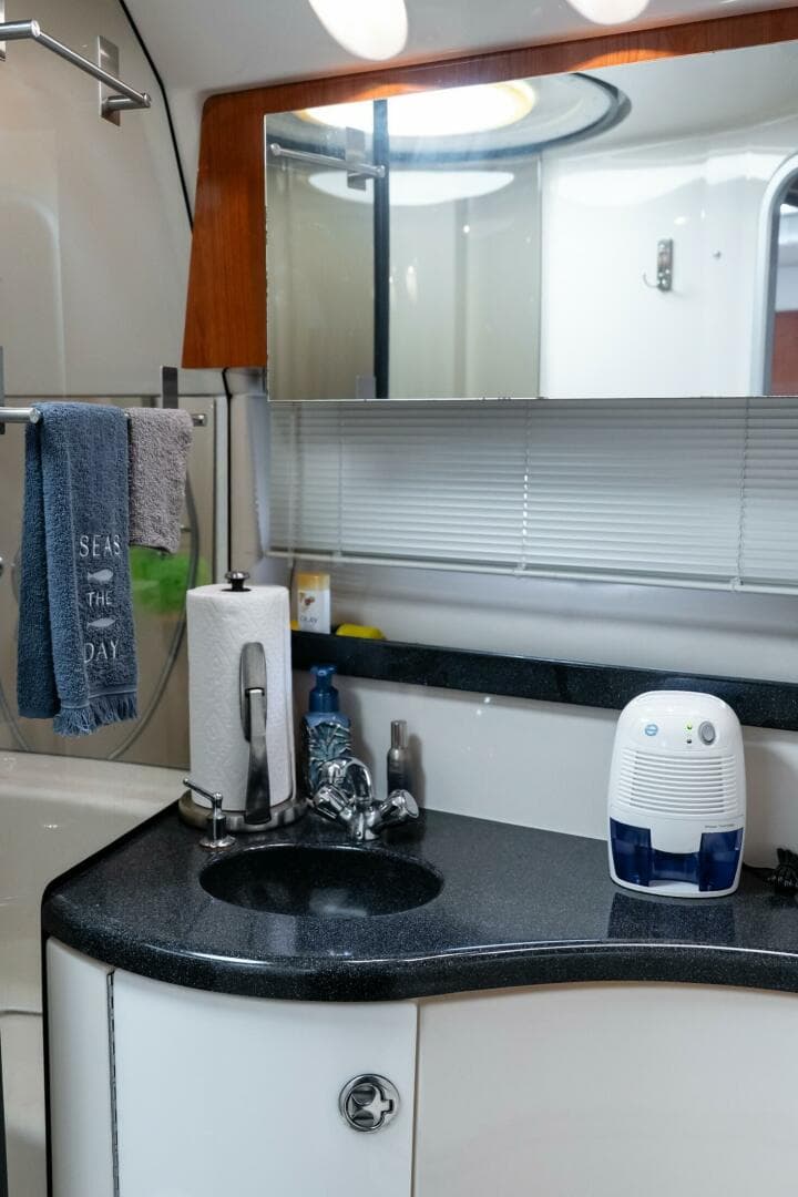 2008 Regal Commodore 4060 — photo 18