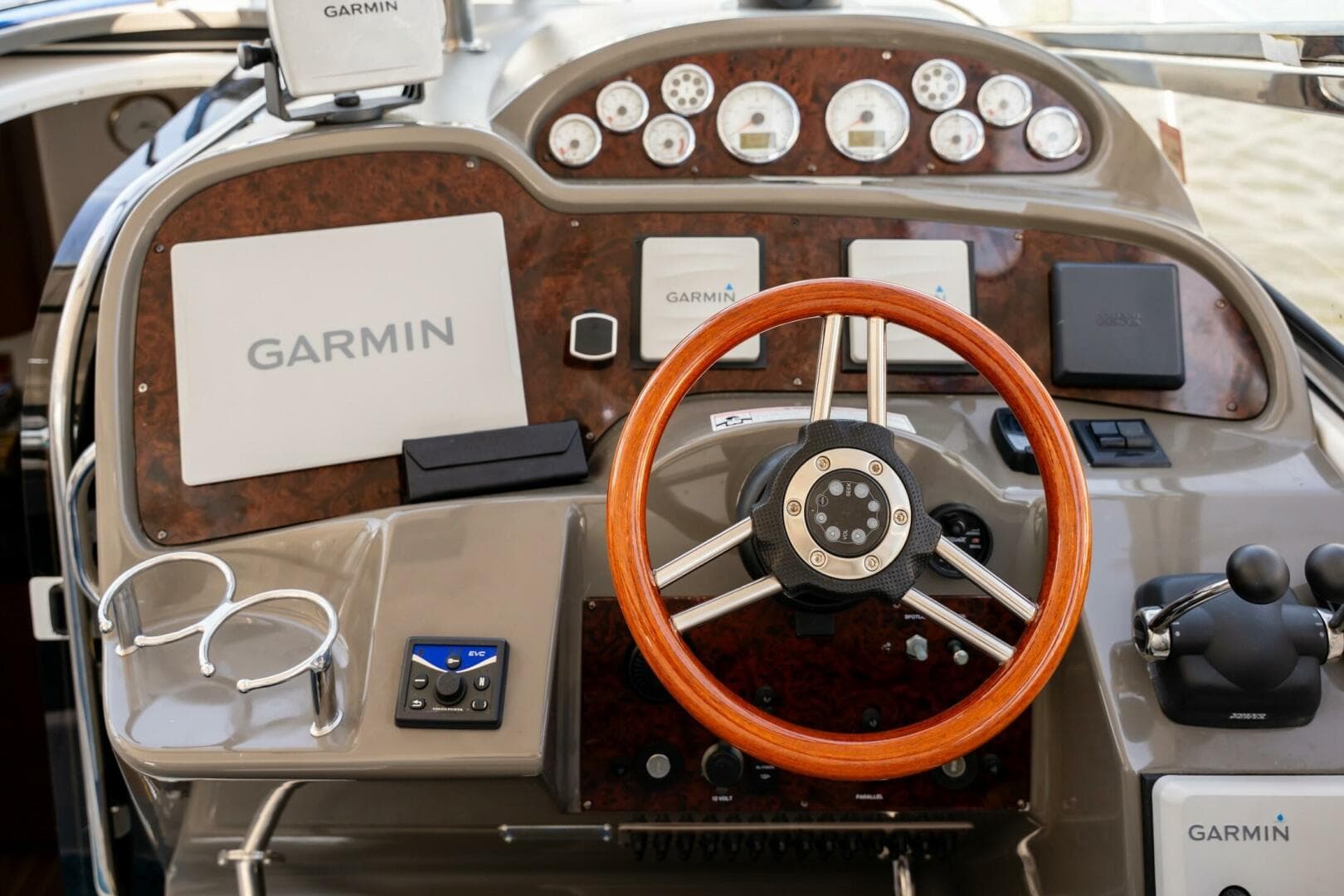 2008 Regal Commodore 4060 — photo 11