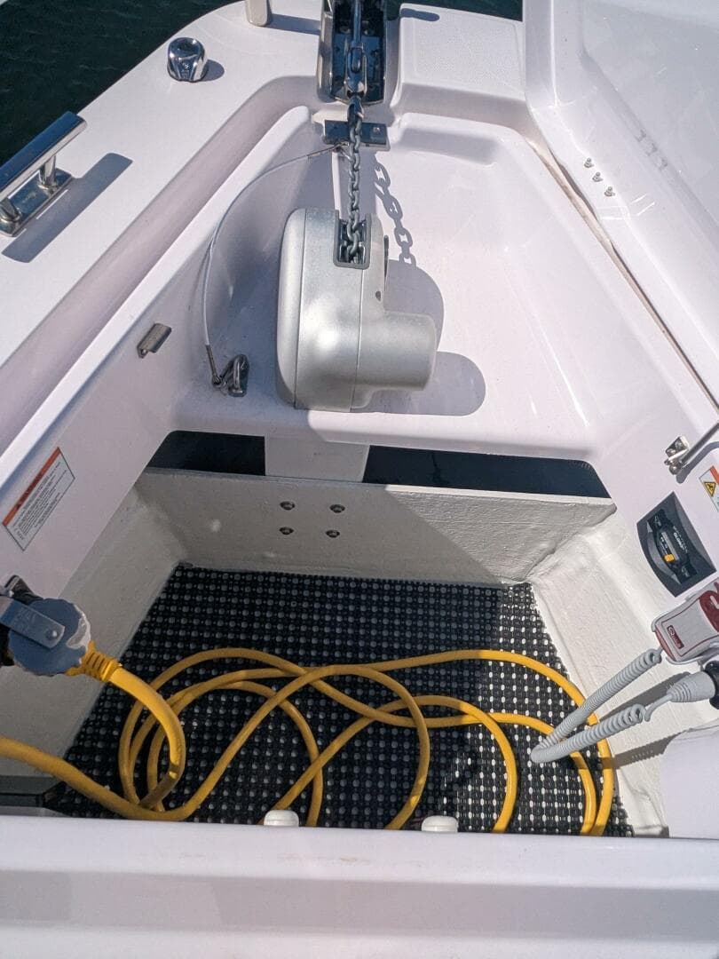 2024 Axopar 37 Cross Cabin With Bench Seat, V10s — photo 14